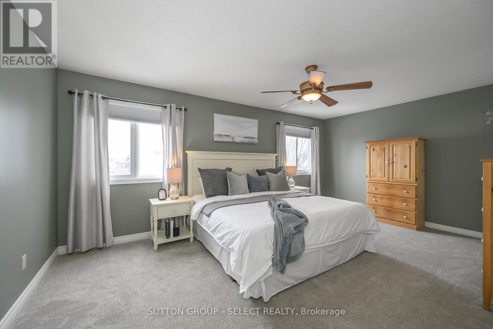 15 Marcus Crescent, London North (North A), ON - Indoor Photo Showing Bedroom