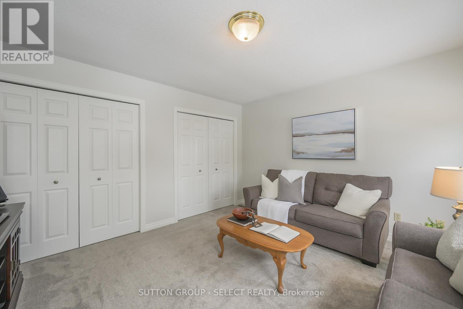 15 Marcus Crescent, London North (North A), ON - Indoor Photo Showing Living Room