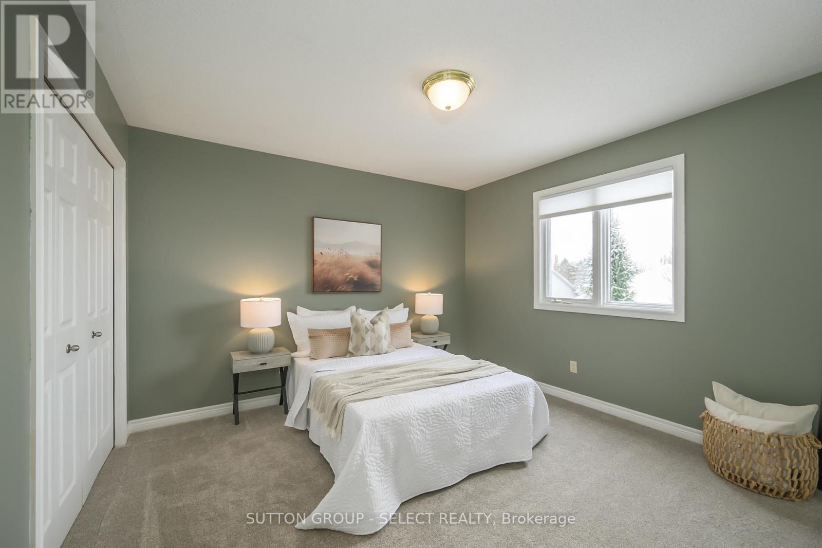 15 Marcus Crescent, London North (North A), ON - Indoor Photo Showing Bedroom