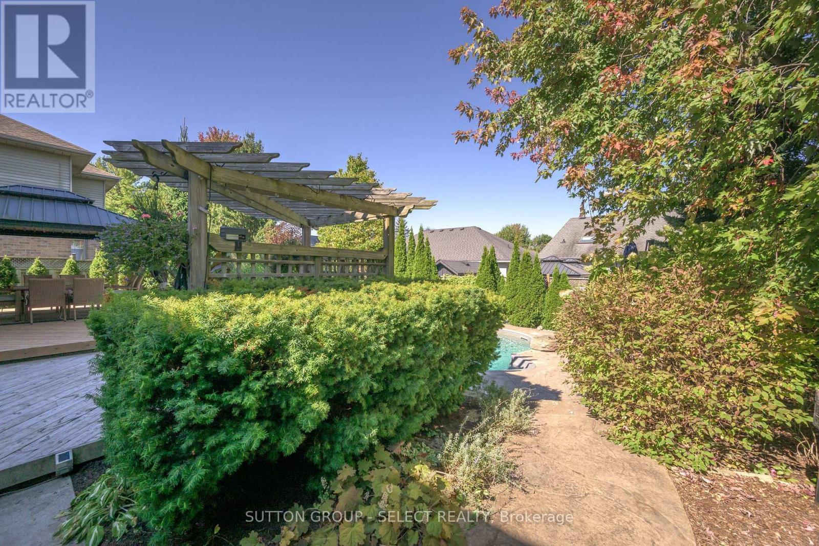 15 Marcus Crescent, London North (North A), ON - Outdoor