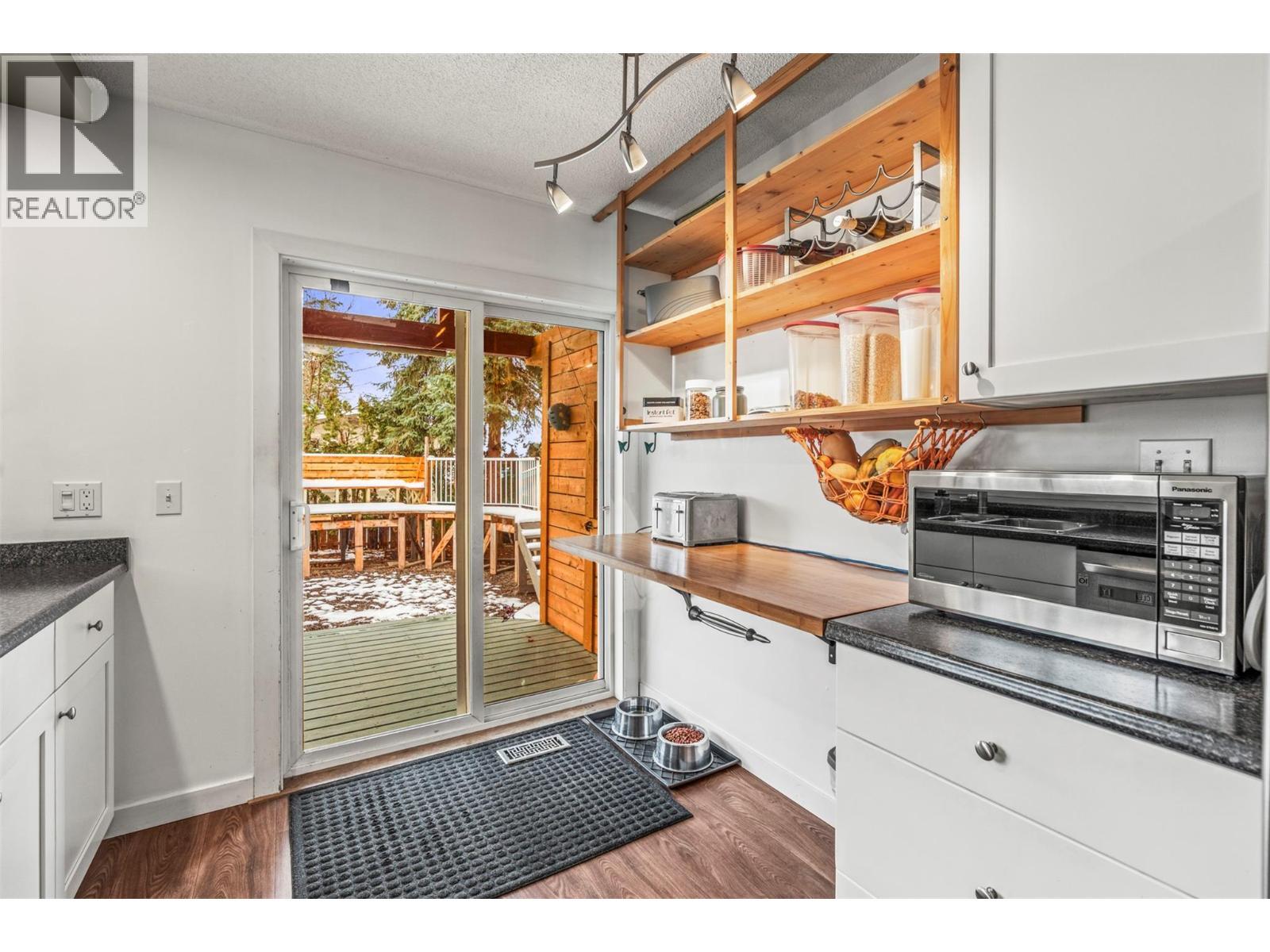 1016 34 Avenue, Vernon, BC - Indoor