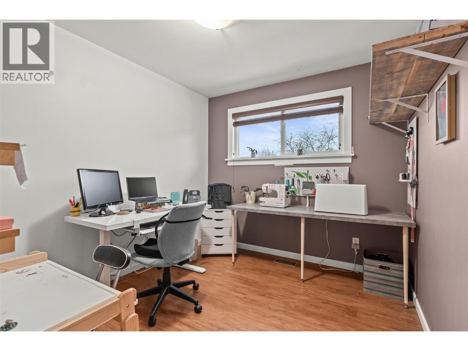 1016 34 Avenue, Vernon, BC - Indoor Photo Showing Office