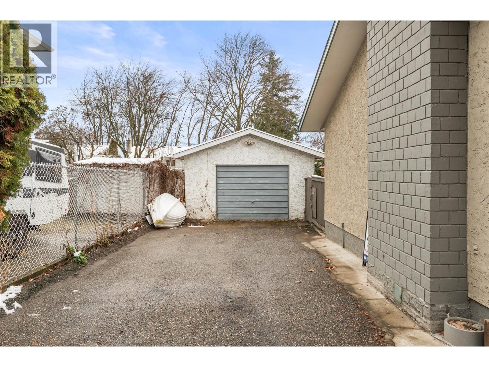 1016 34 Avenue, Vernon, BC - Outdoor