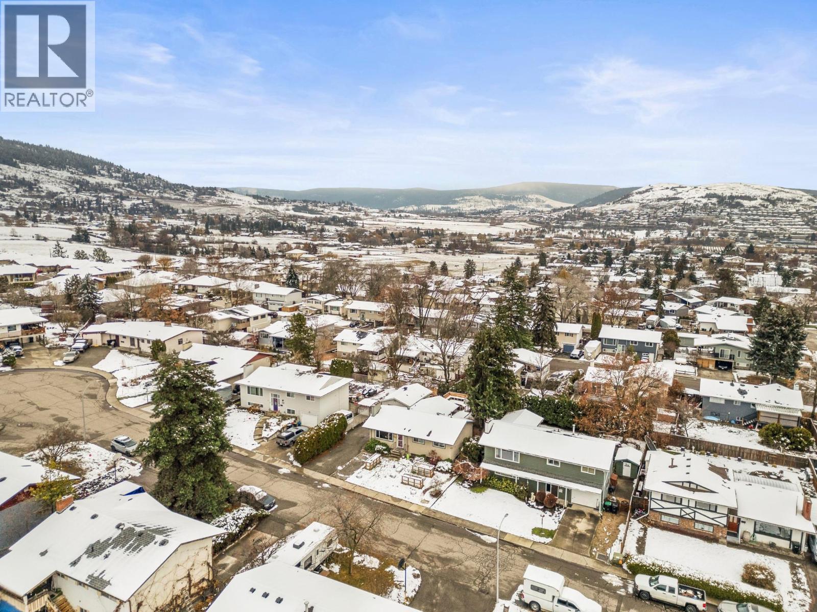 1016 34 Avenue, Vernon, BC - Outdoor With View