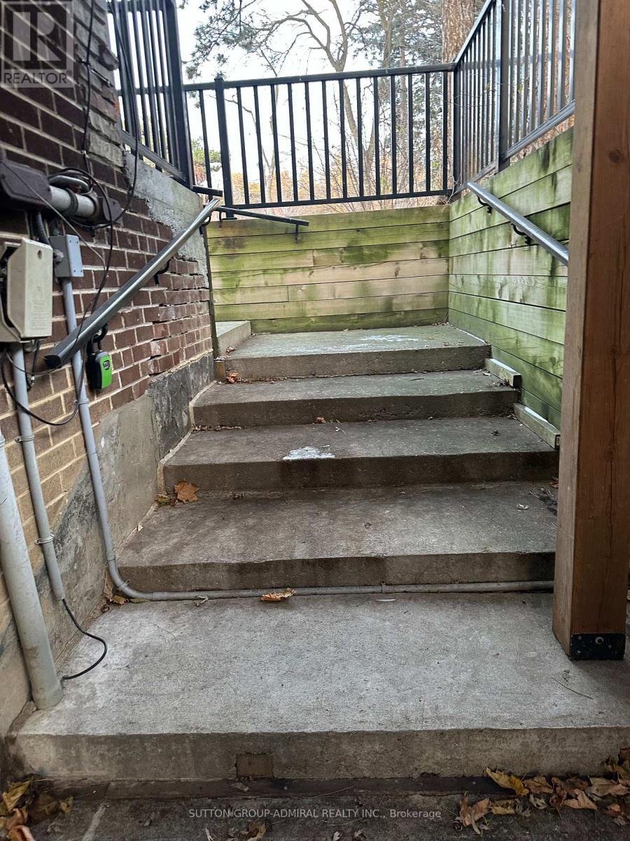 Lower - 10 Silverdale Crescent, Toronto, ON - Indoor Photo Showing Other Room