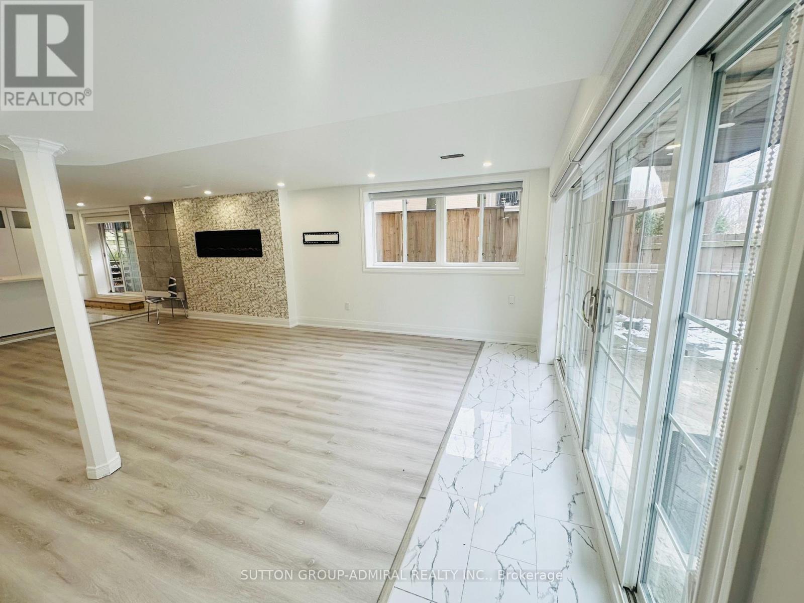 Lower - 10 Silverdale Crescent, Toronto, ON - Indoor Photo Showing Other Room