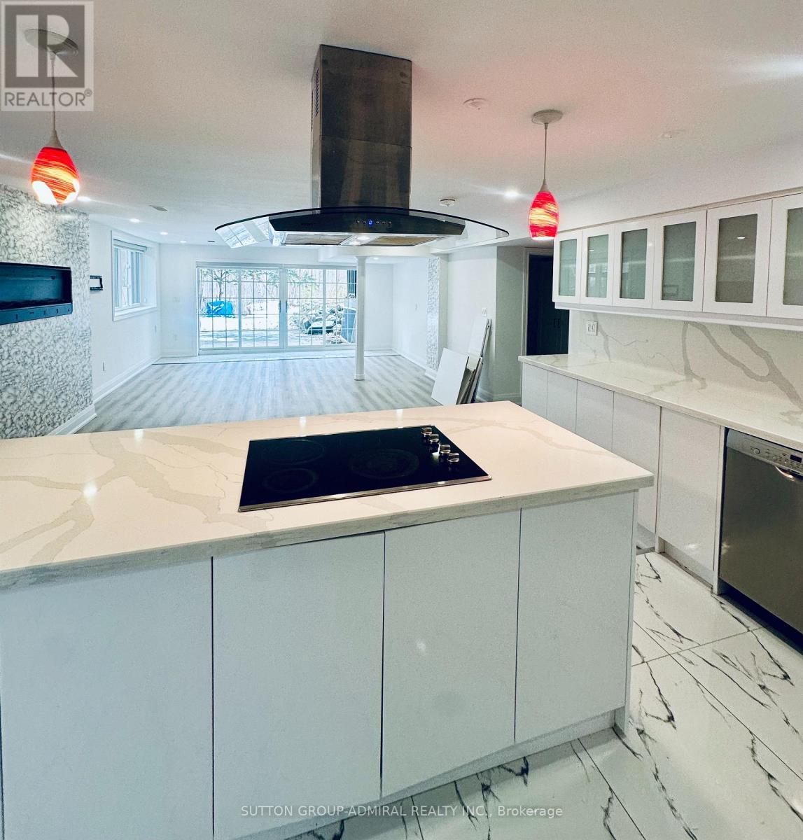 Lower - 10 Silverdale Crescent, Toronto, ON - Indoor Photo Showing Kitchen