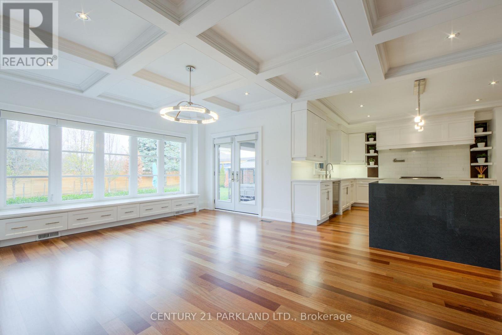 16 Flatbush Avenue, Vaughan, ON - Indoor Photo Showing Kitchen