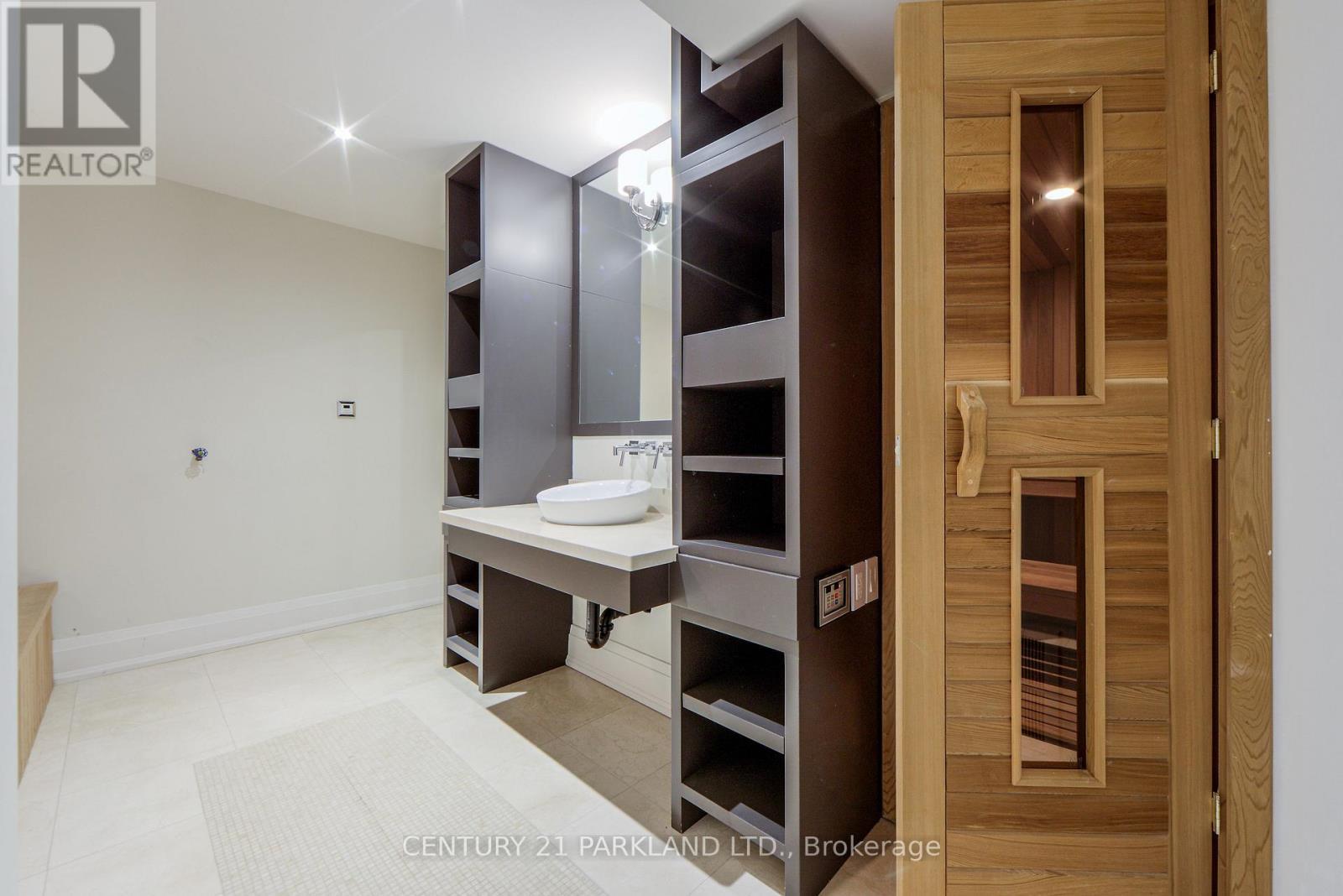 16 Flatbush Avenue, Vaughan, ON - Indoor Photo Showing Other Room