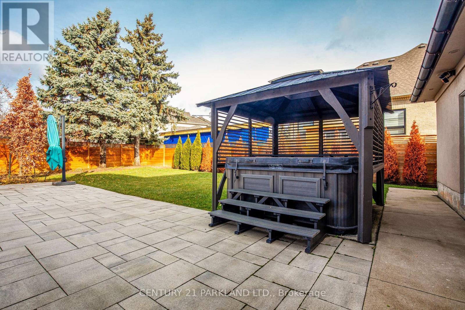 16 Flatbush Avenue, Vaughan, ON - Outdoor