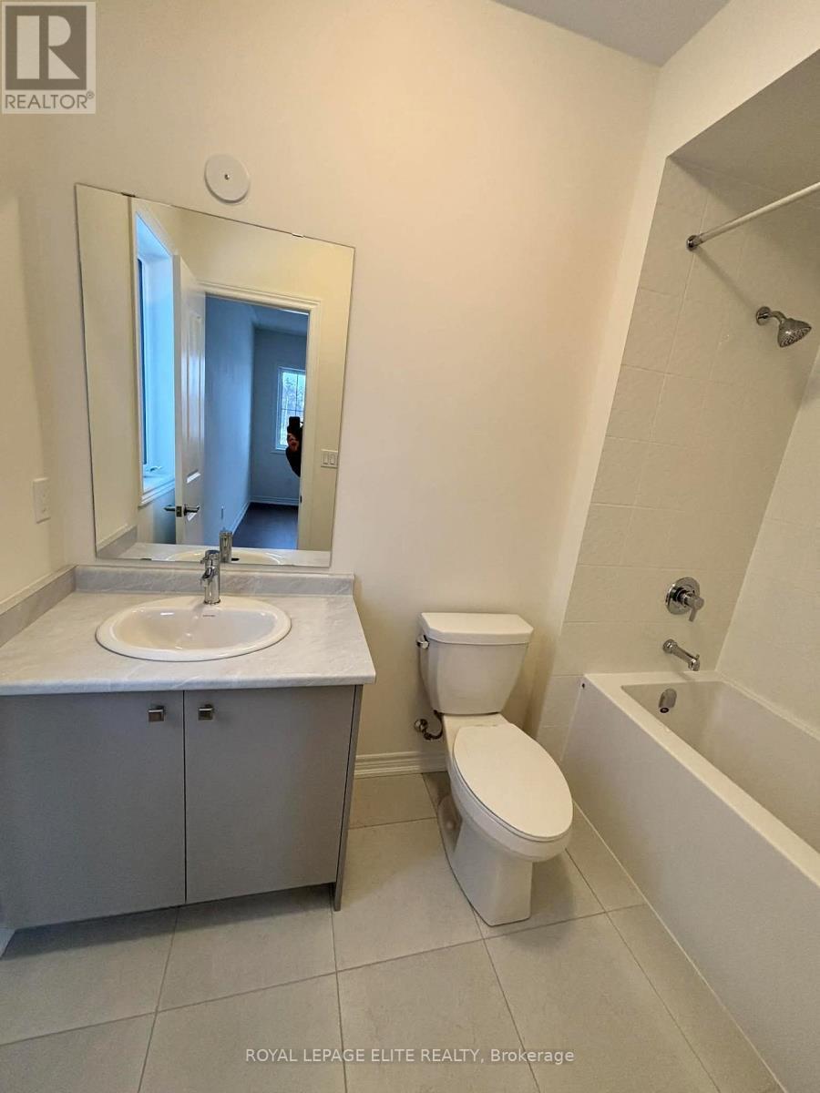 23 Addison Street, Caledon, ON - Indoor Photo Showing Bathroom