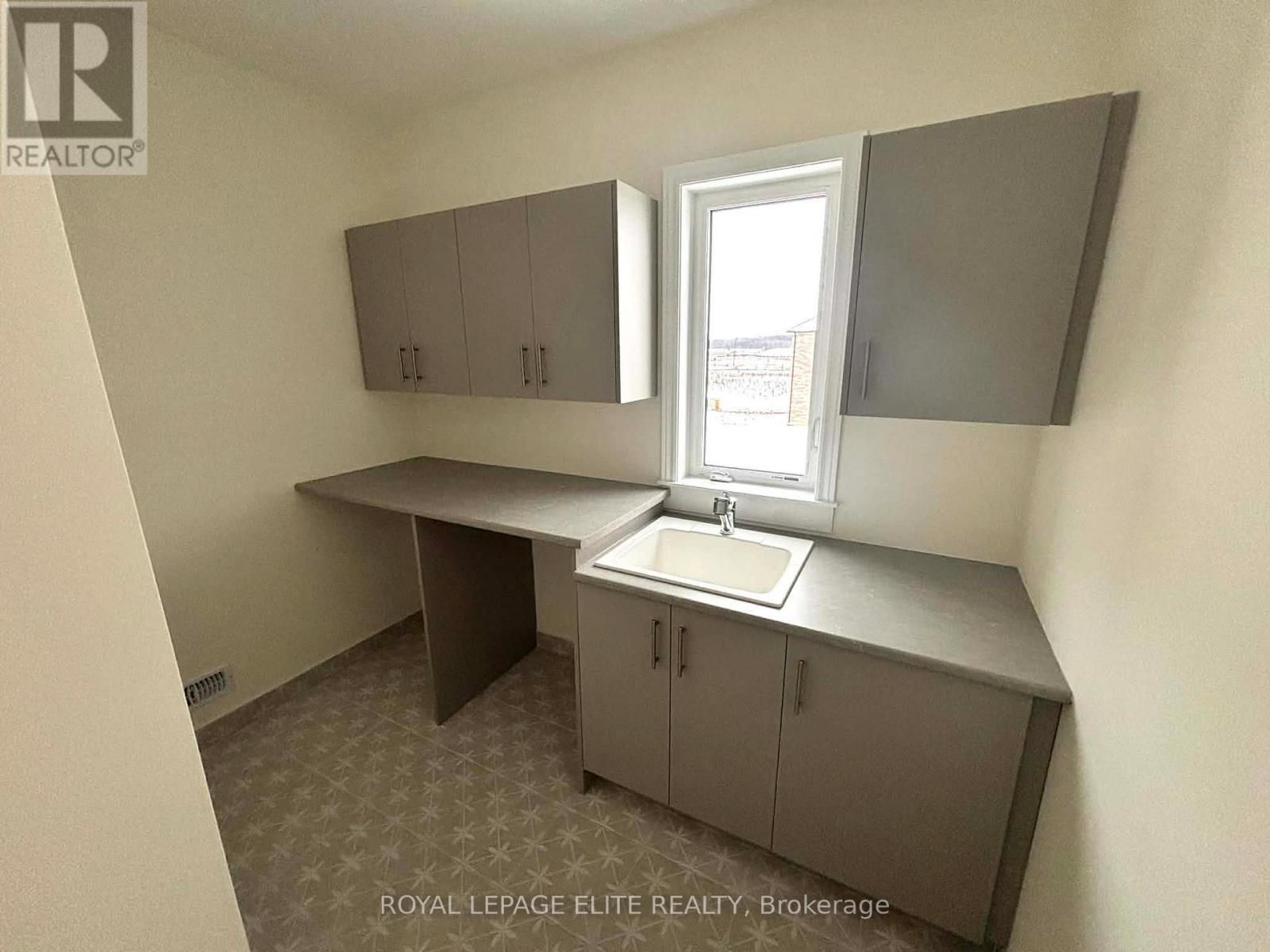 23 Addison Street, Caledon, ON - Indoor