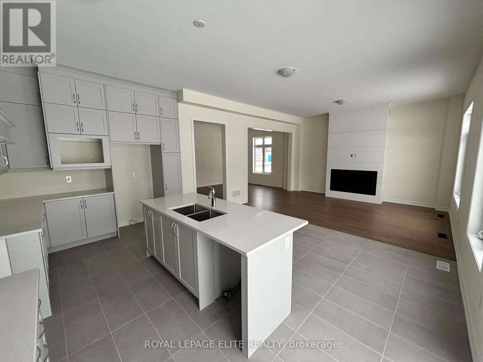 23 Addison Street, Caledon, ON - Indoor Photo Showing Kitchen With Double Sink With Upgraded Kitchen
