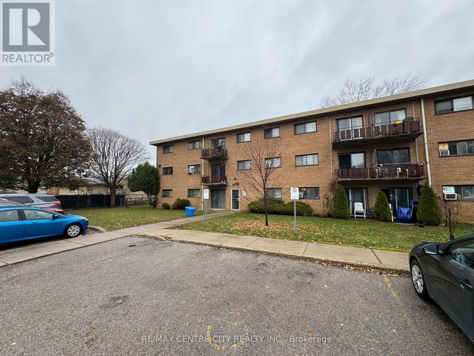 206 - 1830 Dumont Street, London East (East H), ON - Outdoor