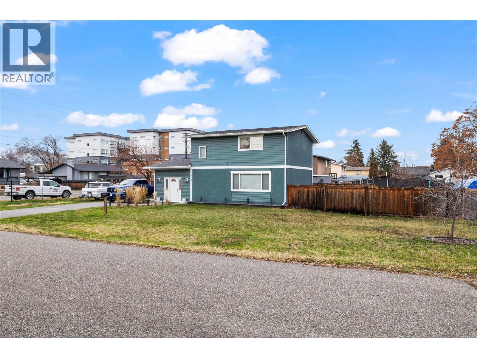 610 Balmoral Road, Kelowna, BC - Outdoor