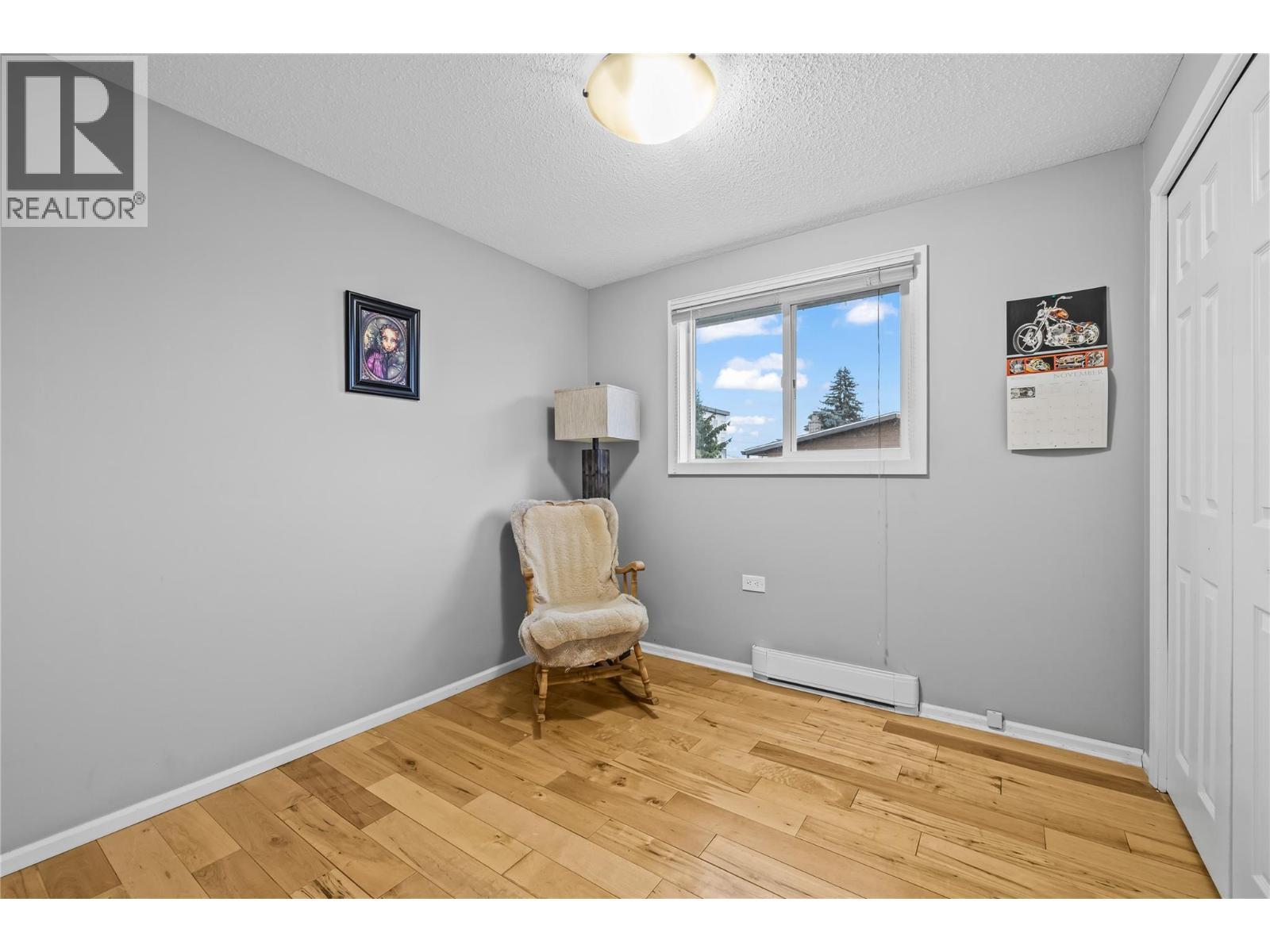 610 Balmoral Road, Kelowna, BC - Indoor