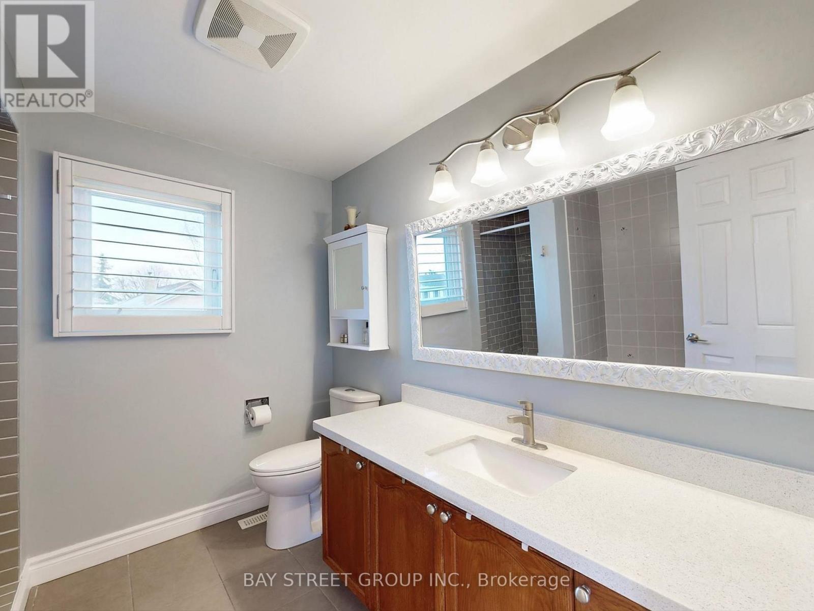 50 Greybeaver Trail, Toronto, ON - Indoor Photo Showing Bathroom