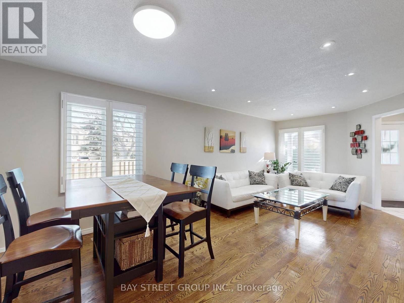 50 Greybeaver Trail, Toronto, ON - Indoor