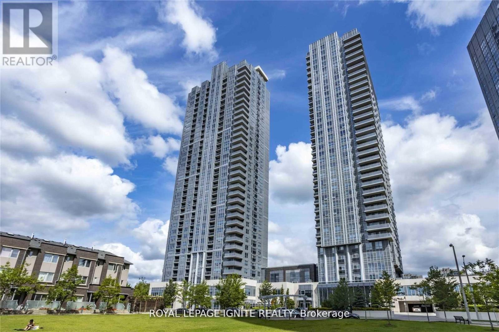 1007 - 255 Village Green Square, Toronto, ON - Outdoor With Facade