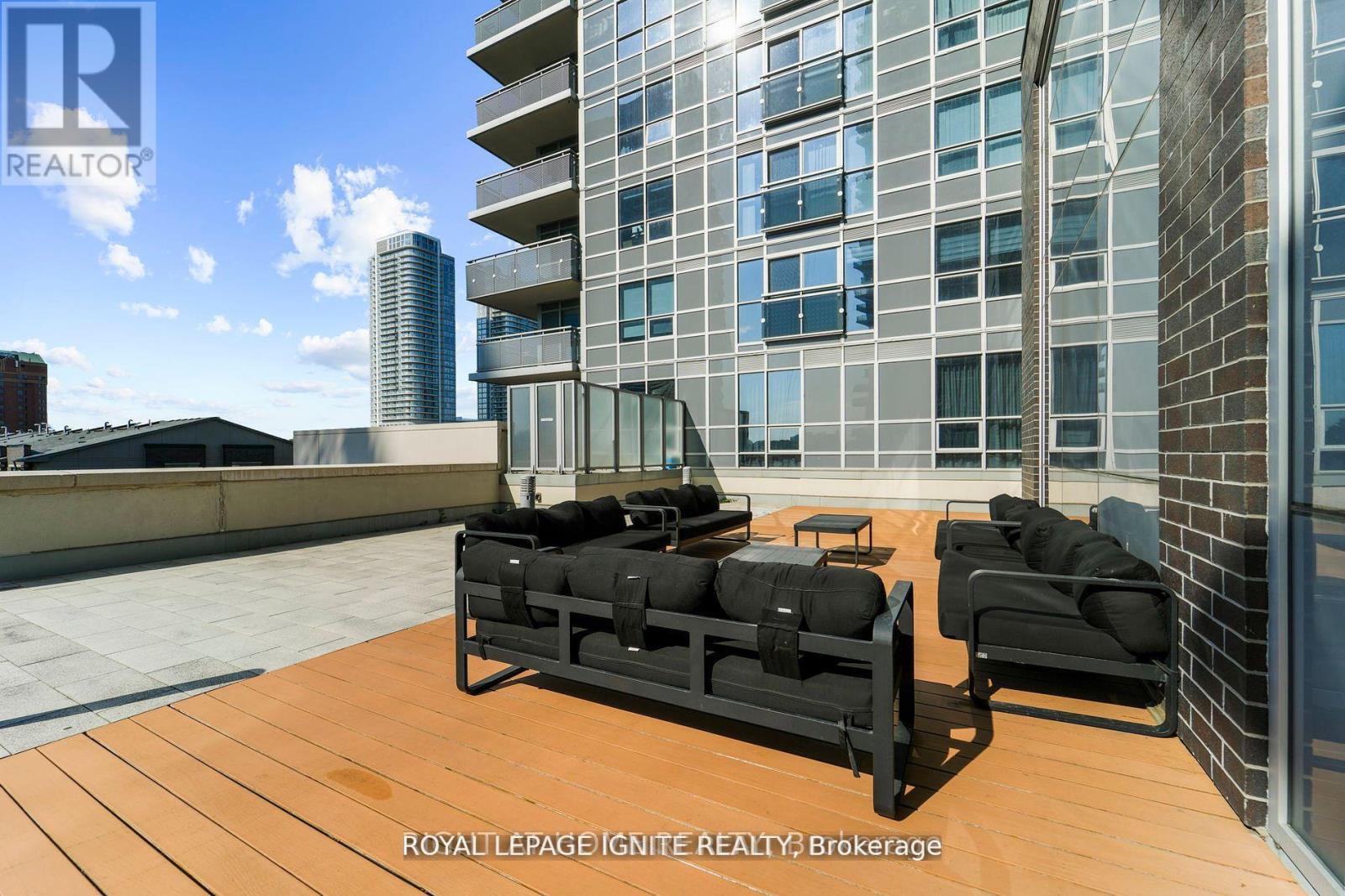 1007 - 255 Village Green Square, Toronto, ON - Outdoor