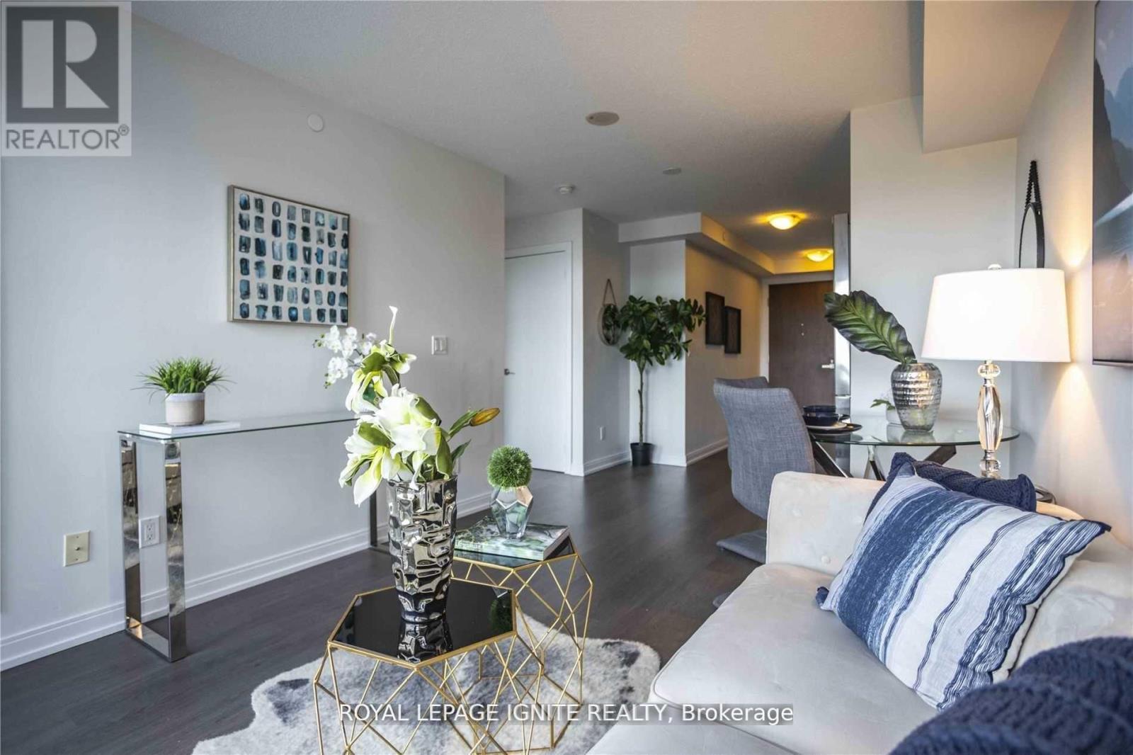 1007 - 255 Village Green Square, Toronto, ON - Indoor Photo Showing Other Room