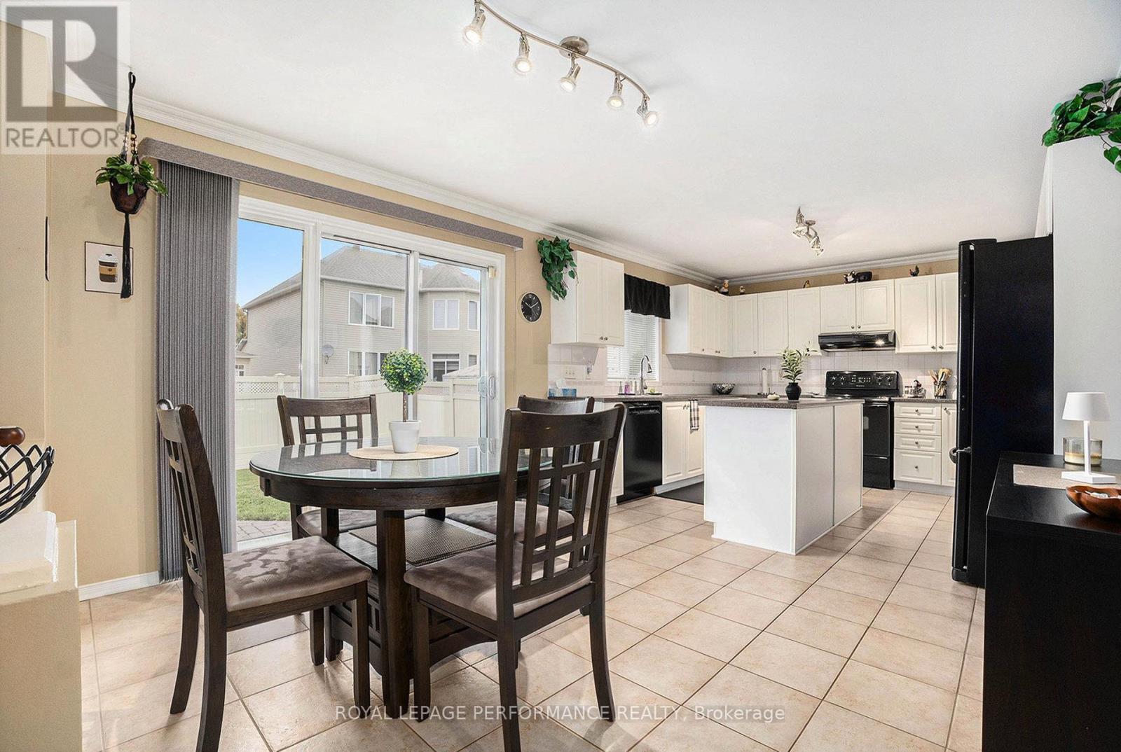 619 Chardonnay Drive, Ottawa, ON - Indoor Photo Showing Dining Room