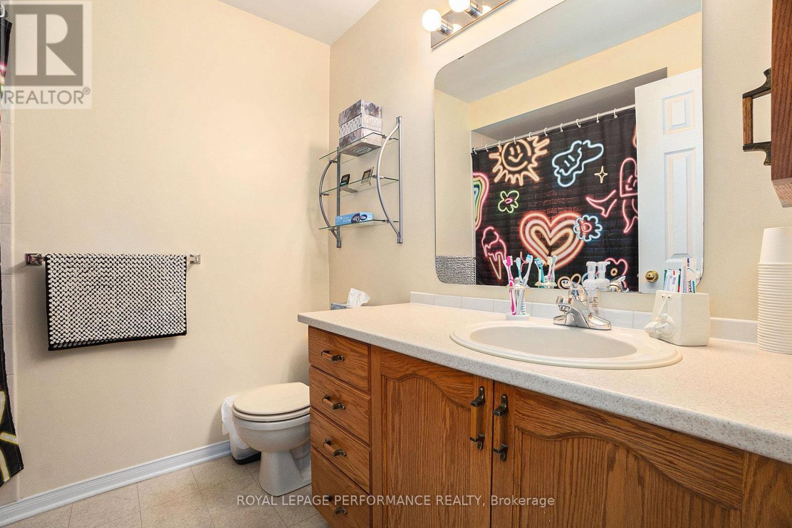 619 Chardonnay Drive, Ottawa, ON - Indoor Photo Showing Bathroom