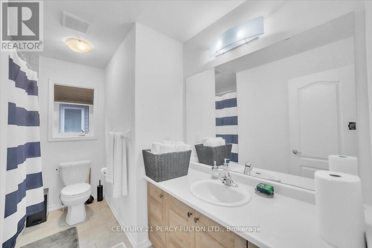 Main - 80 Cooke Avenue, Brantford, ON - Indoor Photo Showing Bathroom