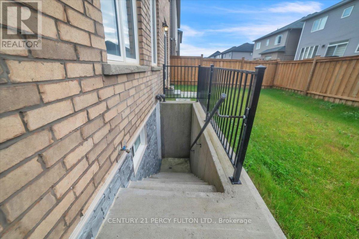 Bsmt - 80 Cooke Avenue, Brantford, ON - Outdoor