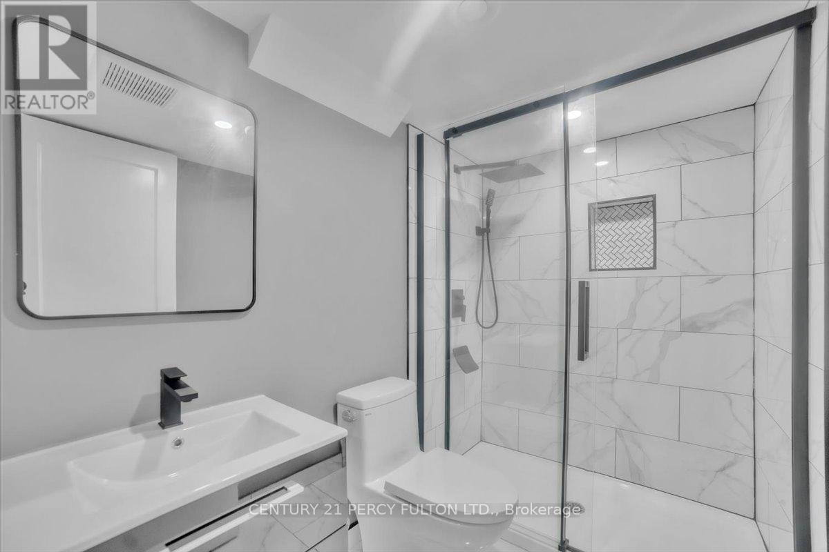 Bsmt - 80 Cooke Avenue, Brantford, ON - Indoor Photo Showing Bathroom