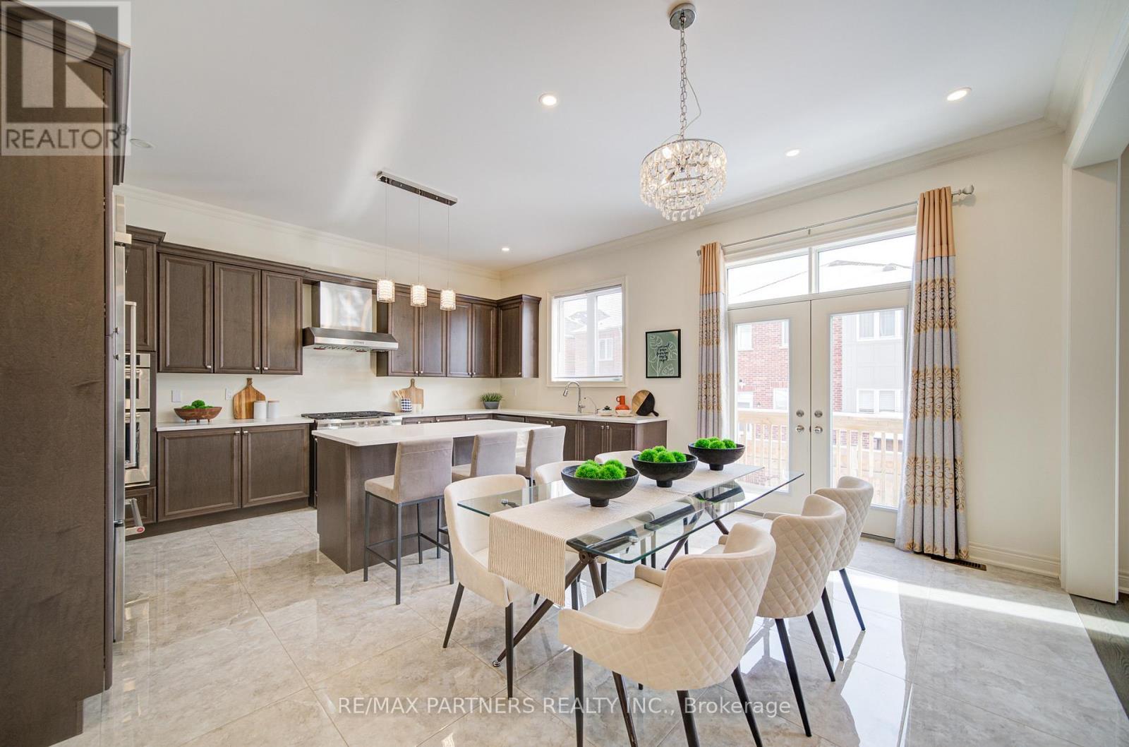 21 Planet Street, Richmond Hill, ON - Indoor Photo Showing Dining Room