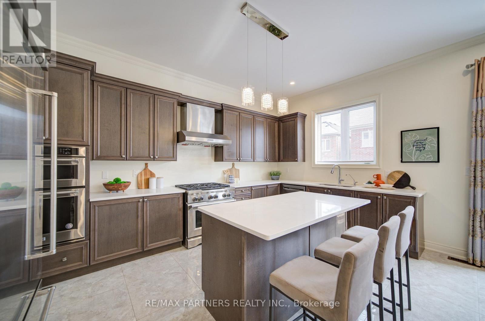 21 Planet Street, Richmond Hill, ON - Indoor Photo Showing Kitchen