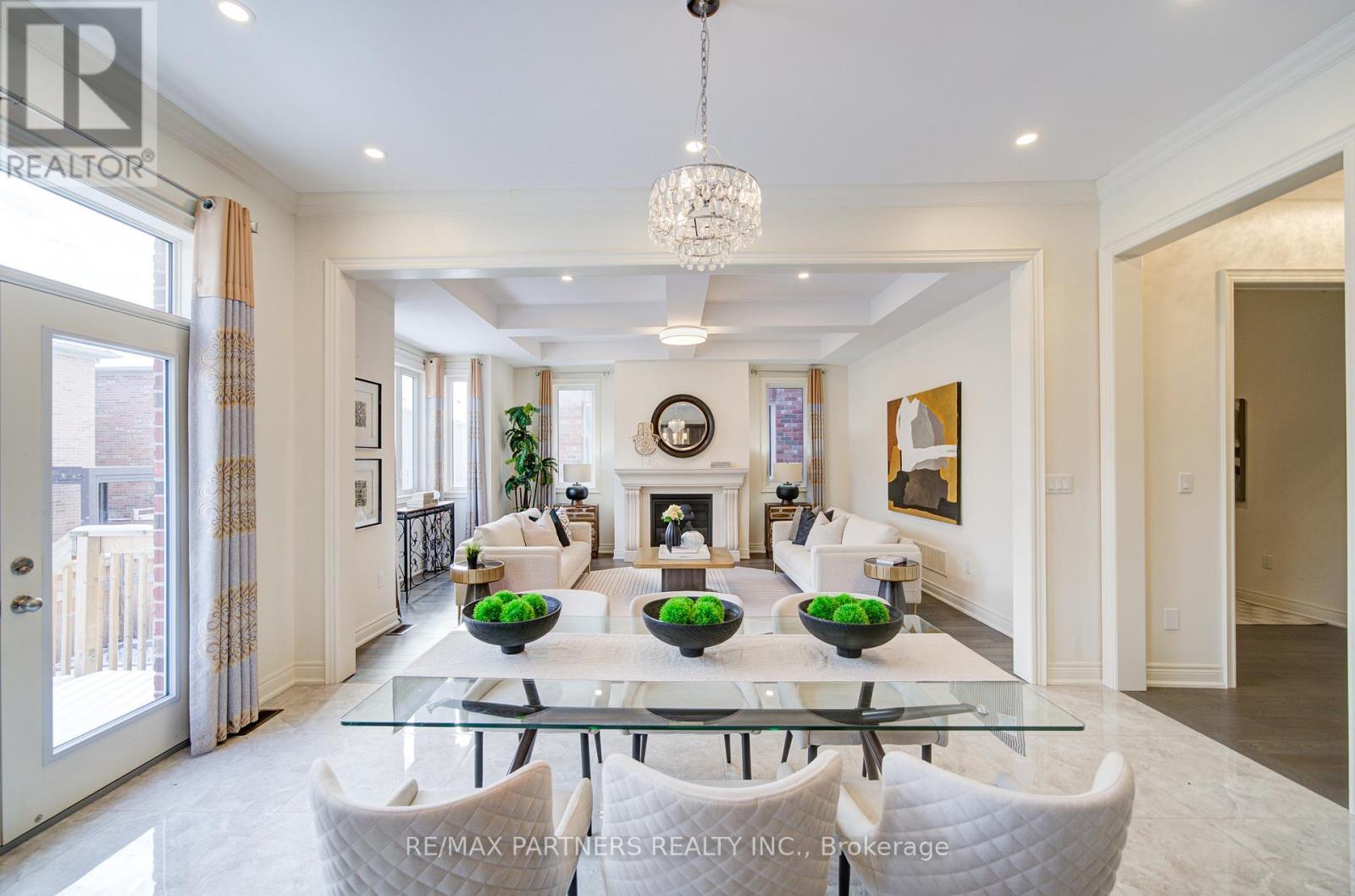 21 Planet Street, Richmond Hill, ON - Indoor Photo Showing Dining Room