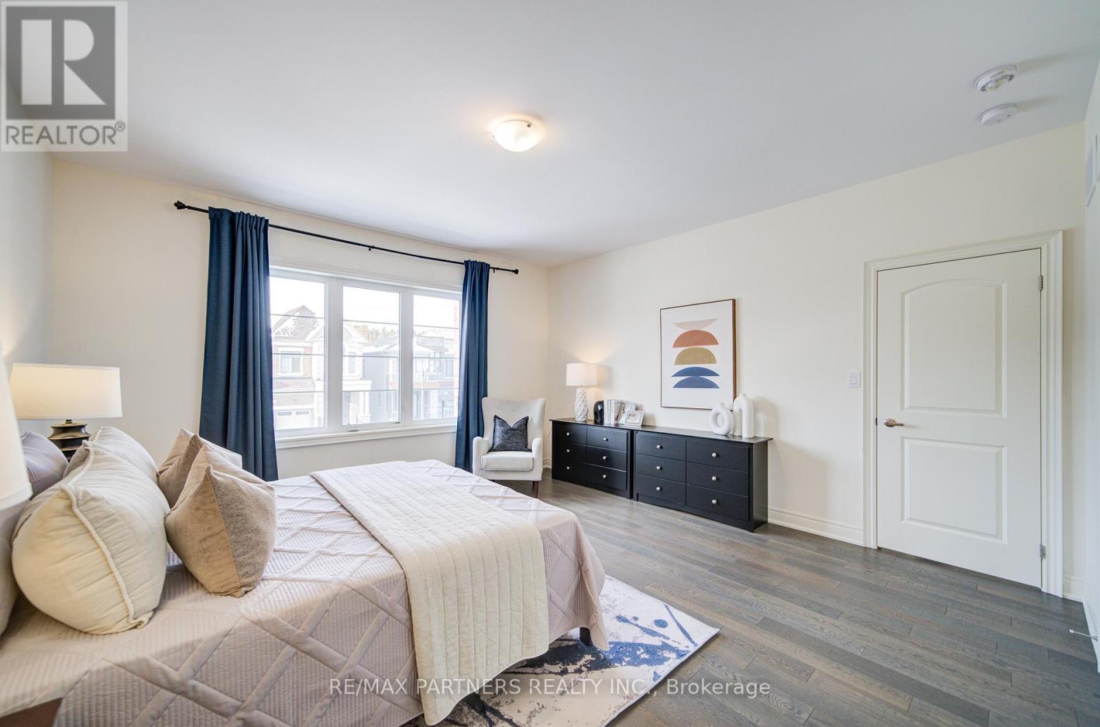 21 Planet Street, Richmond Hill, ON - Indoor Photo Showing Bedroom