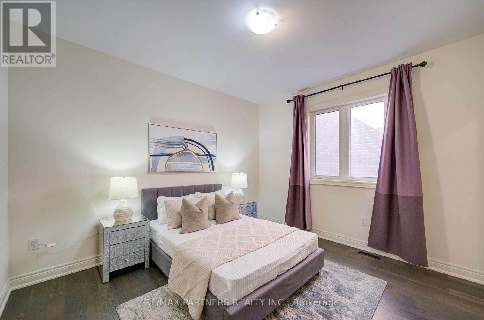 21 Planet Street, Richmond Hill, ON - Indoor Photo Showing Bedroom