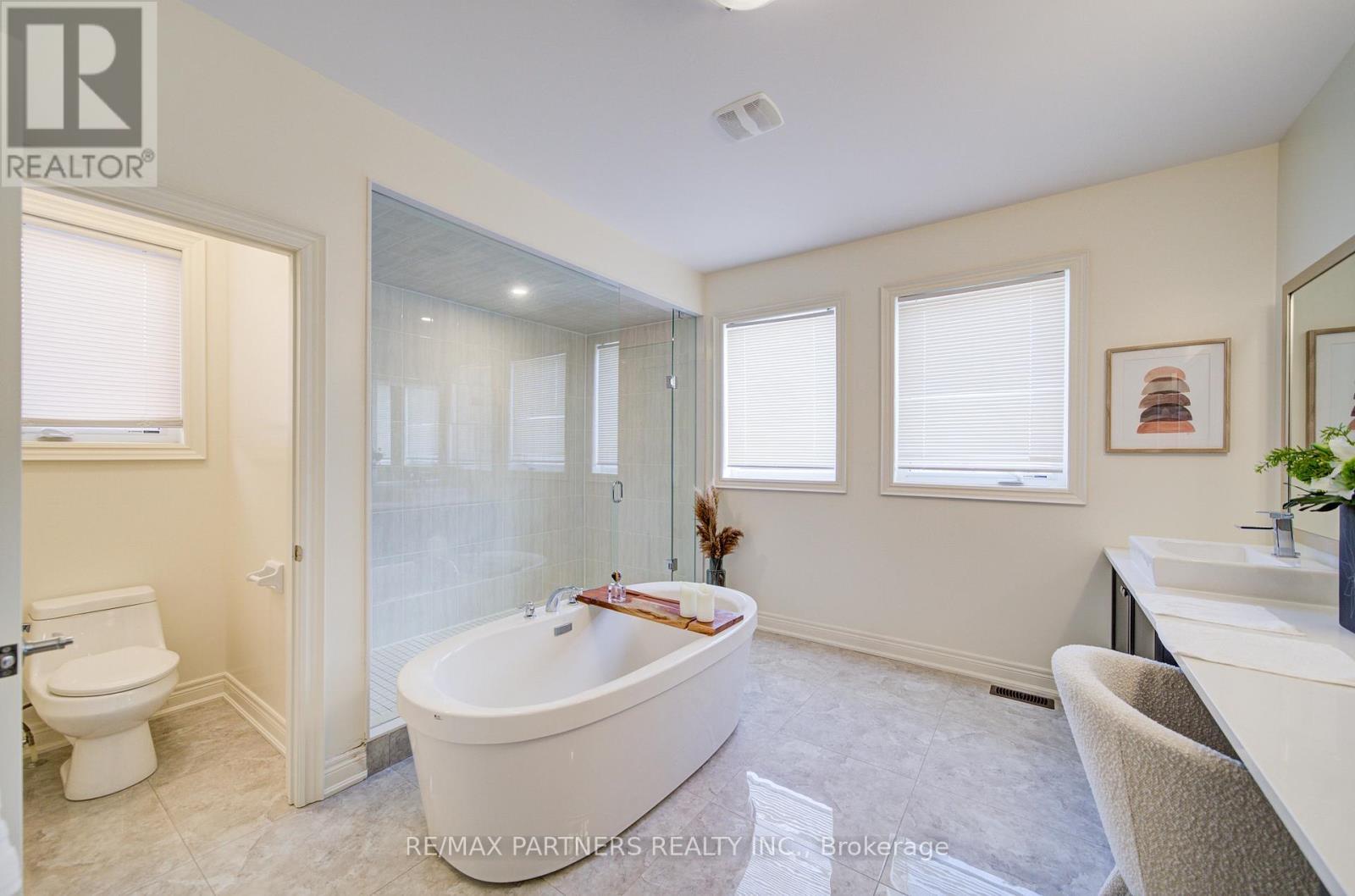 21 Planet Street, Richmond Hill, ON - Indoor Photo Showing Bathroom