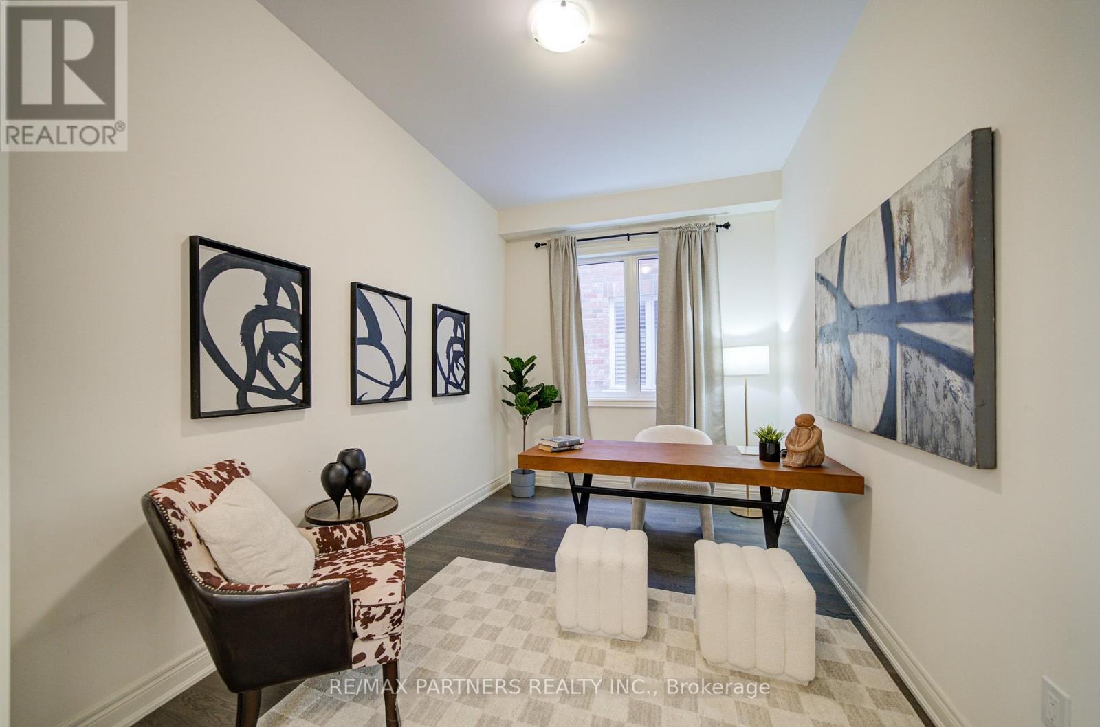 21 Planet Street, Richmond Hill, ON - Indoor