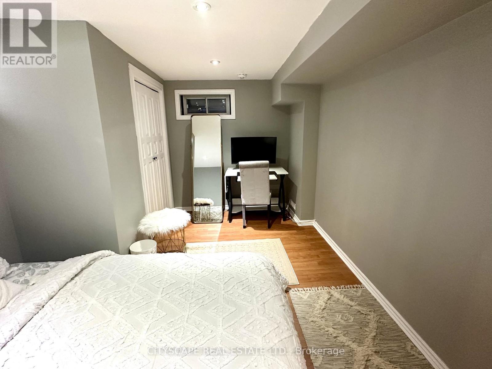 116 Rexway Drive, Halton Hills, ON - Indoor Photo Showing Bedroom
