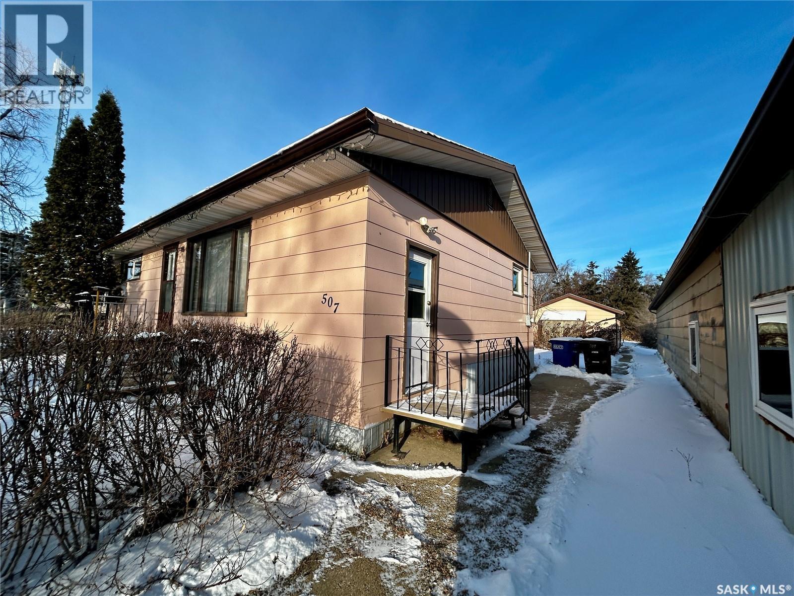 507 Doepker Avenue, Annaheim, SK - Outdoor With Exterior