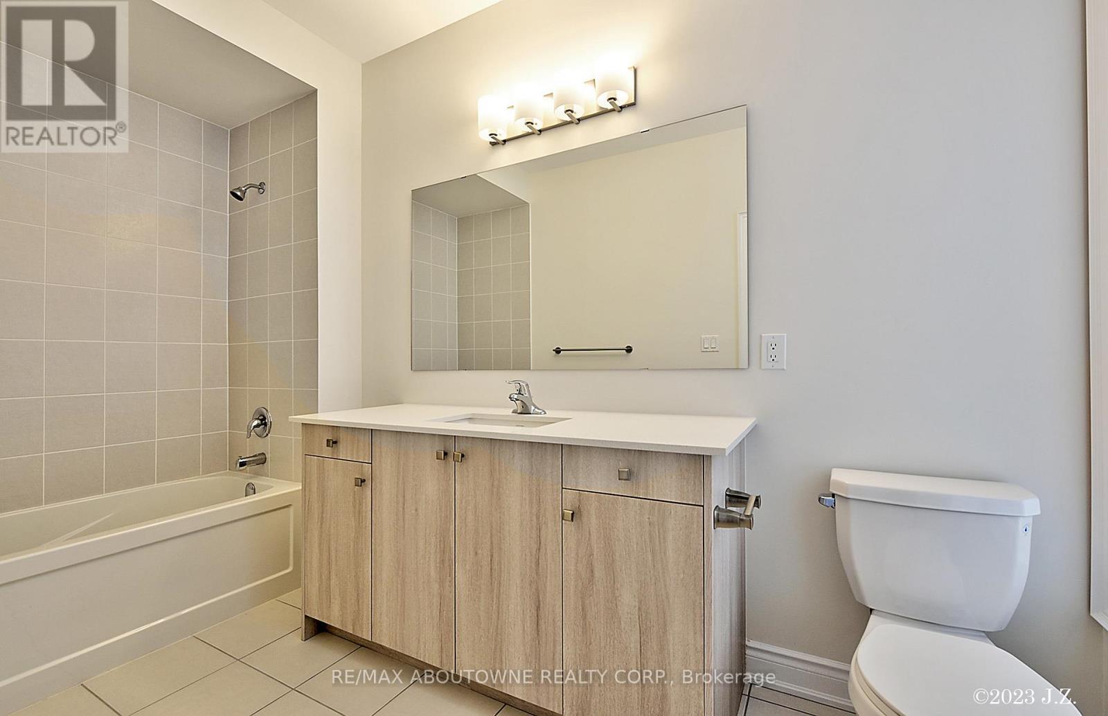 Unit 1 - 1197 Stag Hollow, Oakville, ON - Indoor Photo Showing Bathroom