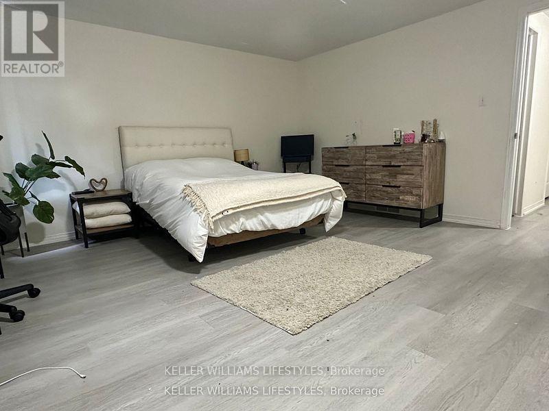 63 - 50 Chapman Court, London North (North I), ON - Indoor Photo Showing Bedroom