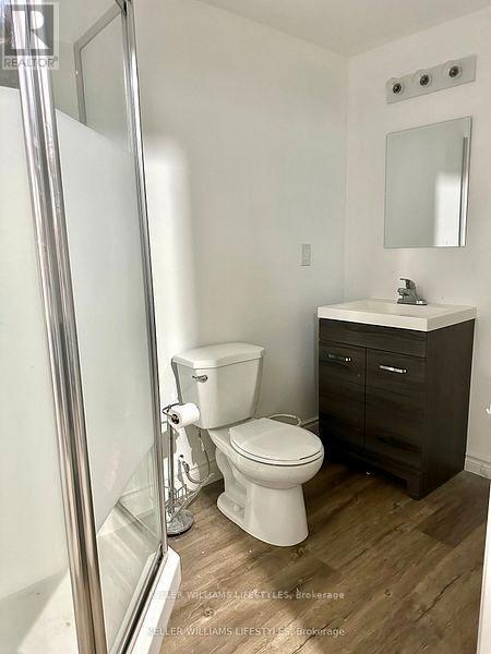 63 - 50 Chapman Court, London North (North I), ON - Indoor Photo Showing Bathroom