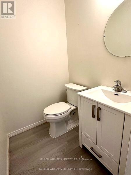 63 - 50 Chapman Court, London North (North I), ON - Indoor Photo Showing Bathroom