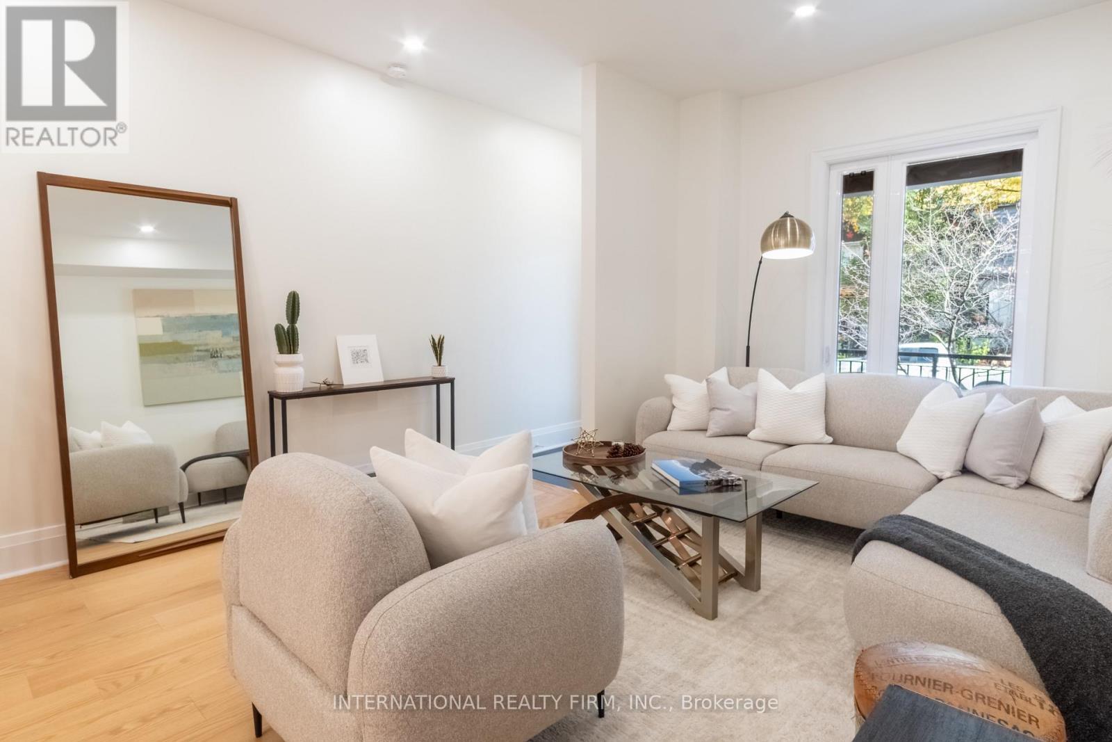Living Room, Entry, Open Concept - 46 Morse Street, Toronto, ON - Indoor Photo Showing Living Room