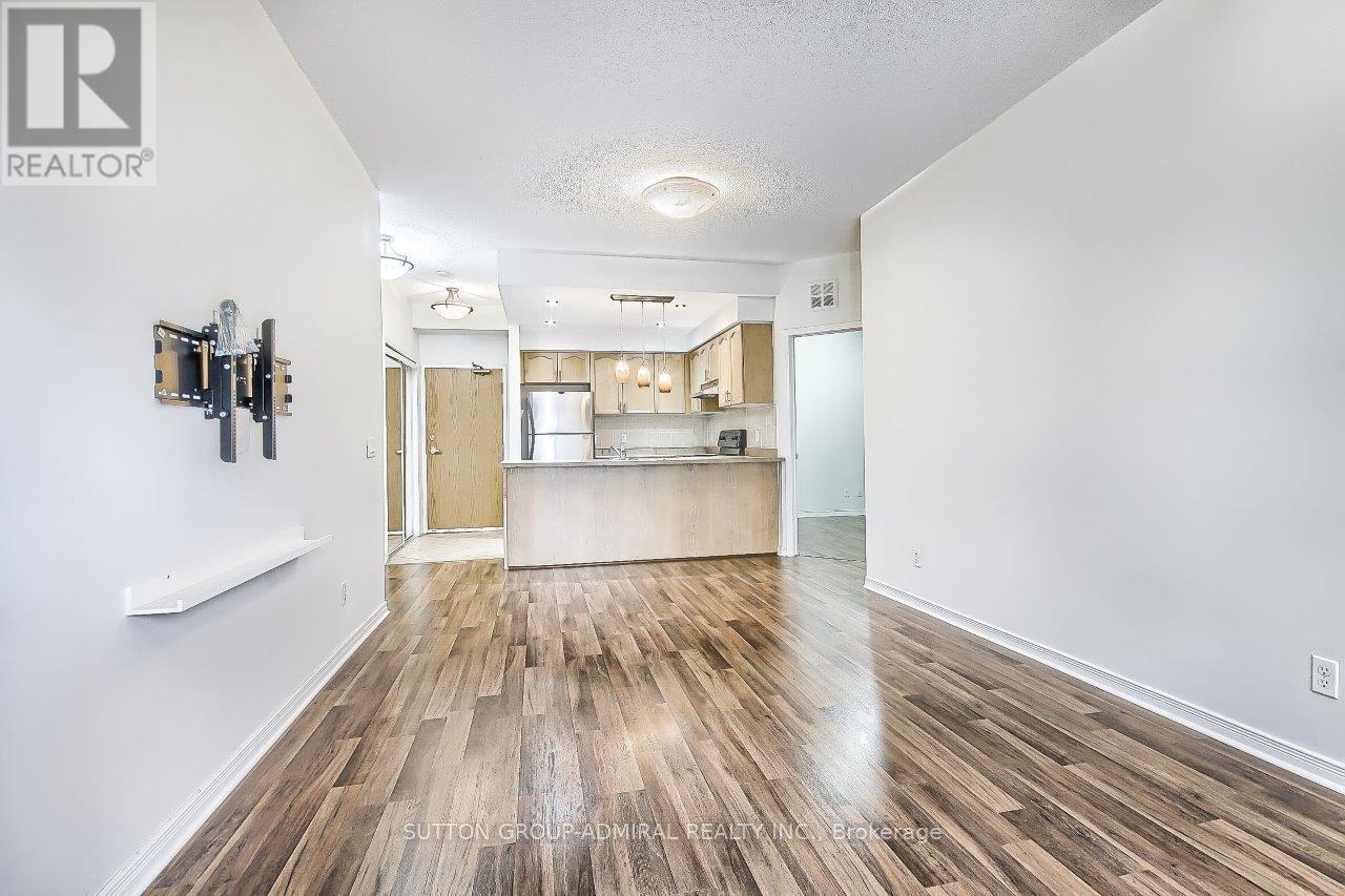 206 - 1 Maison Parc Court, Vaughan, ON - Indoor Photo Showing Kitchen