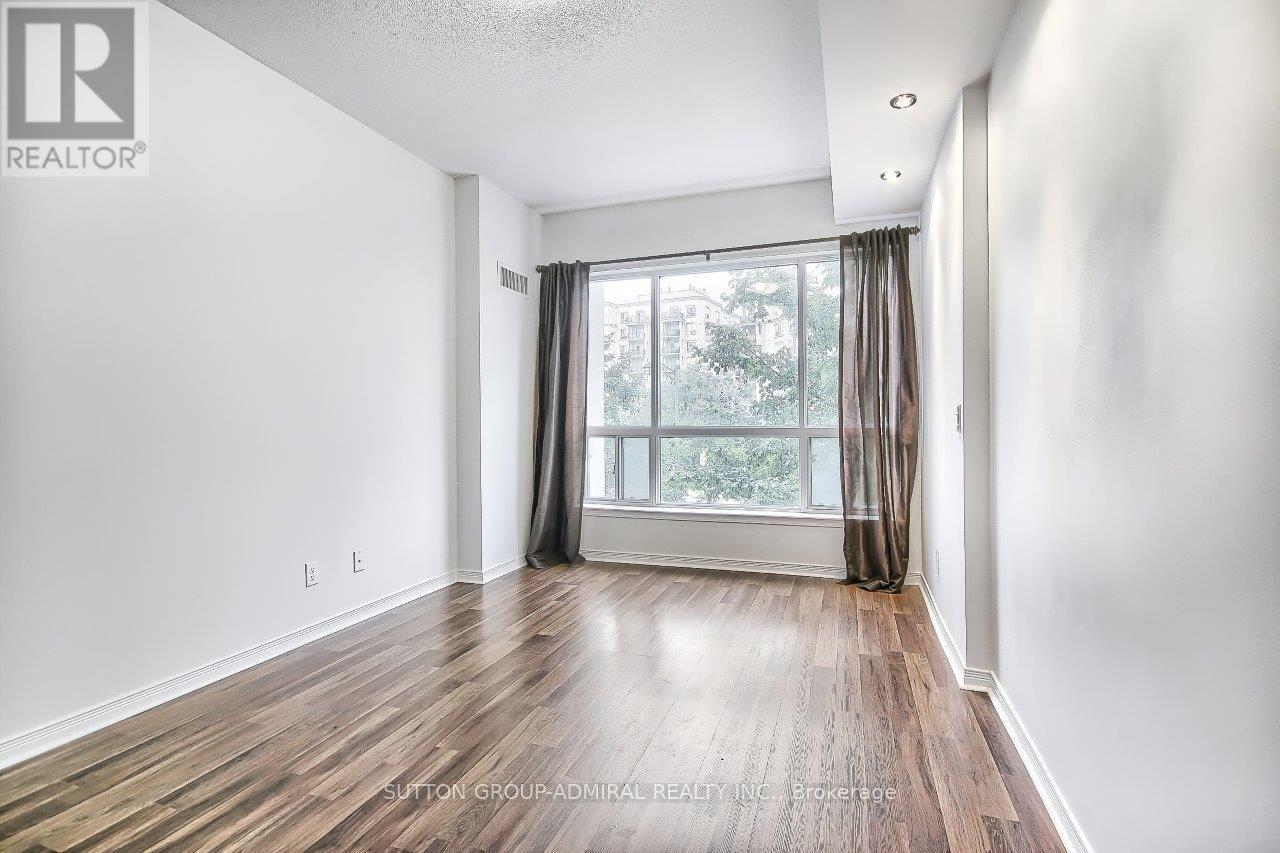 206 - 1 Maison Parc Court, Vaughan, ON - Indoor Photo Showing Other Room