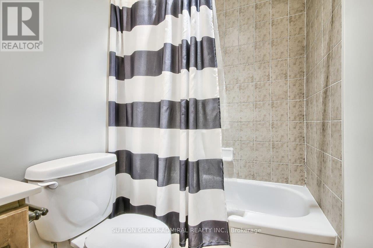 206 - 1 Maison Parc Court, Vaughan, ON - Indoor Photo Showing Bathroom