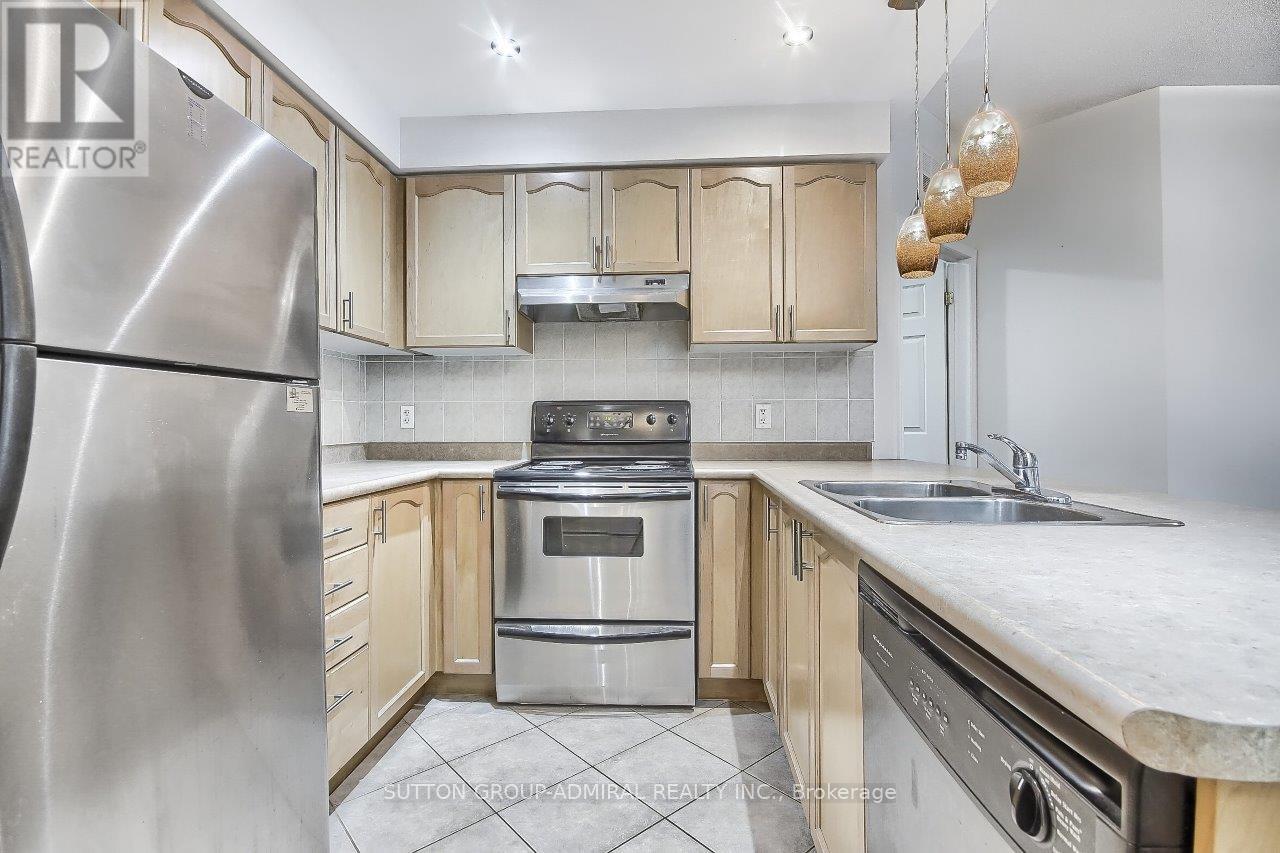 206 - 1 Maison Parc Court, Vaughan, ON - Indoor Photo Showing Kitchen With Double Sink
