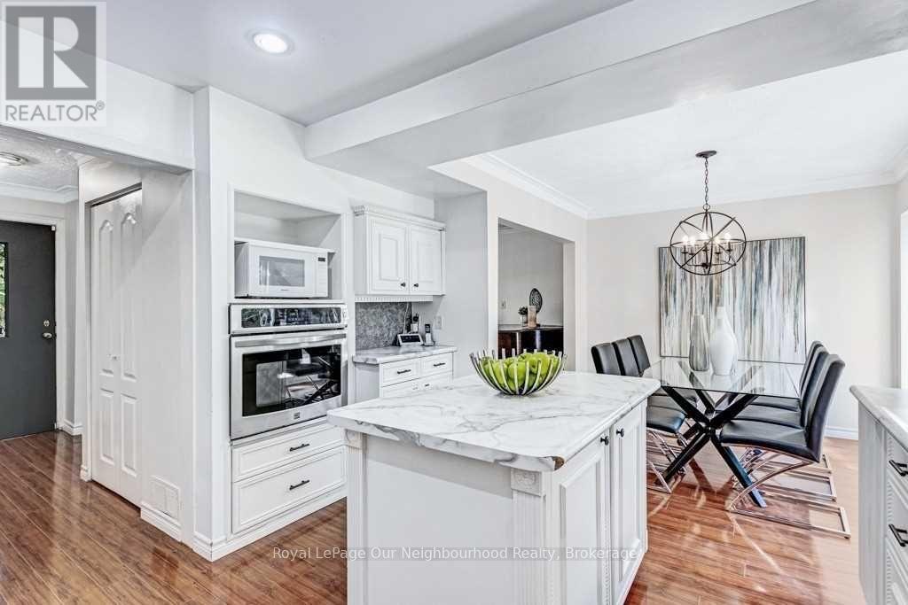 7 Midland Avenue, Toronto (Cliffcrest), ON - Indoor Photo Showing Kitchen