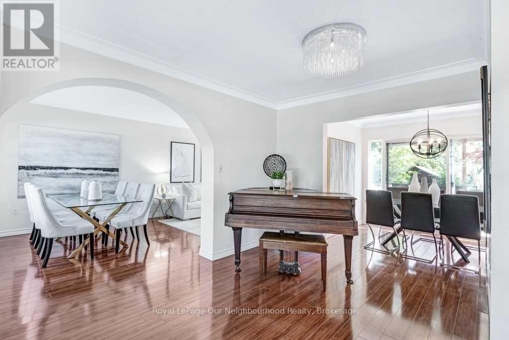7 Midland Avenue, Toronto (Cliffcrest), ON - Indoor Photo Showing Dining Room